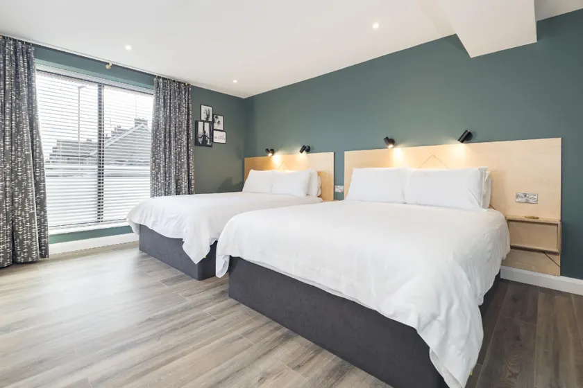 Port 56 Guesthouse - Image 1