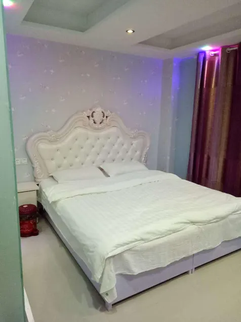 Huafu Hotel - Image 1