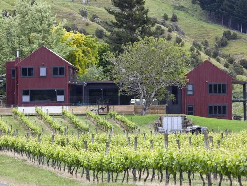 Kiwiesque - Luxury Vineyard Accommodation - Image 1