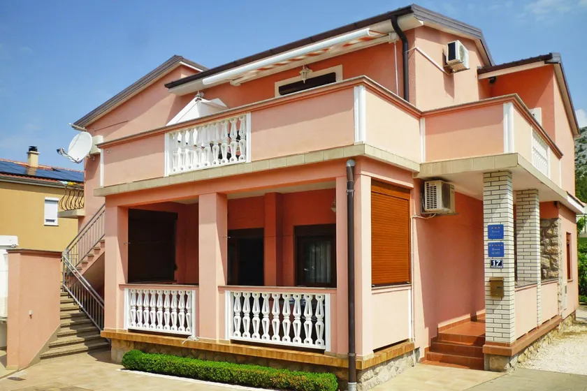 Apartment PINK in Starigrad Paklenica only 200 m from the sea - Image 1