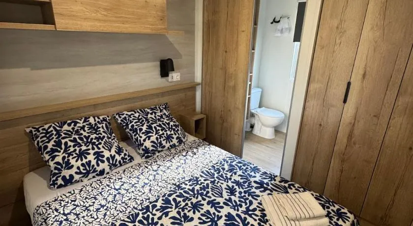 Bungalow 575 6 à 8 pers, Wifi gratuit, Camping 4 étoiles Lac des Rêves Vue Exceptionnelle sur le lac sans vis à vis - Image 1