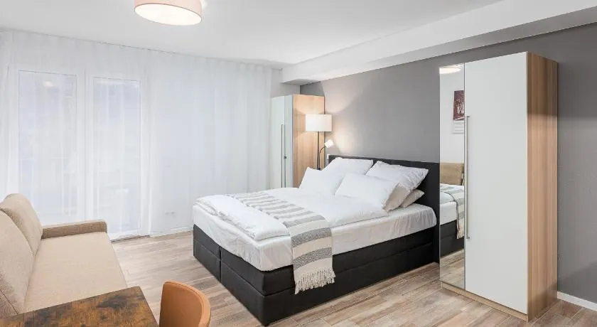Maxim Apartments - Image 1
