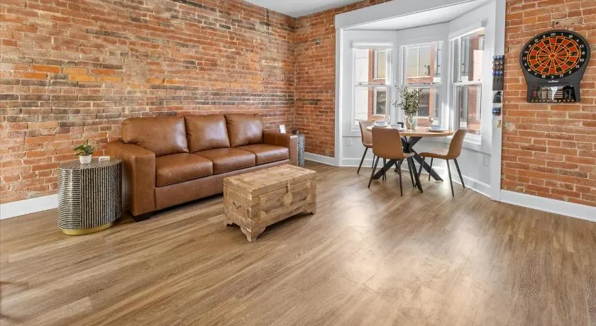 Top Floor - Mass Ave in Heart of Indy with Balcony - Image 1