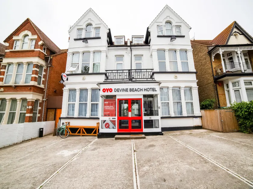 Devine Beach Hotel, Westcliff Southend-On-Sea - Image 1