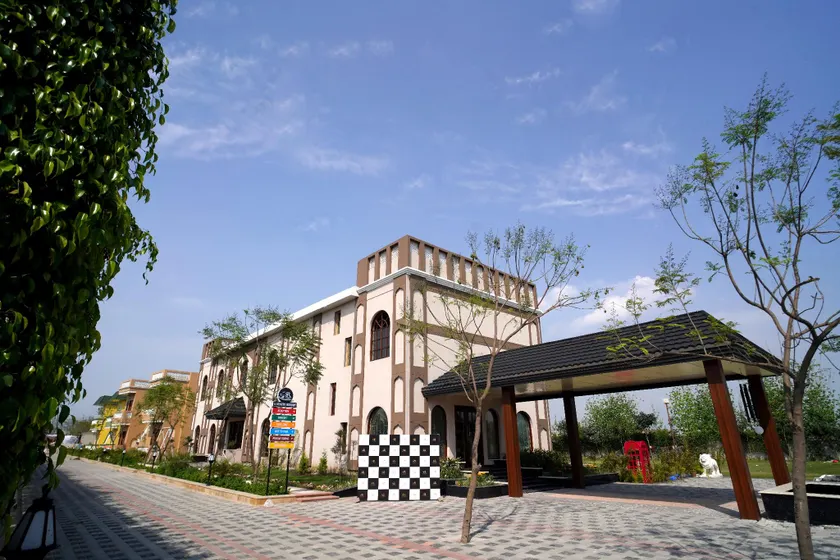 5 States Resort - Image 1
