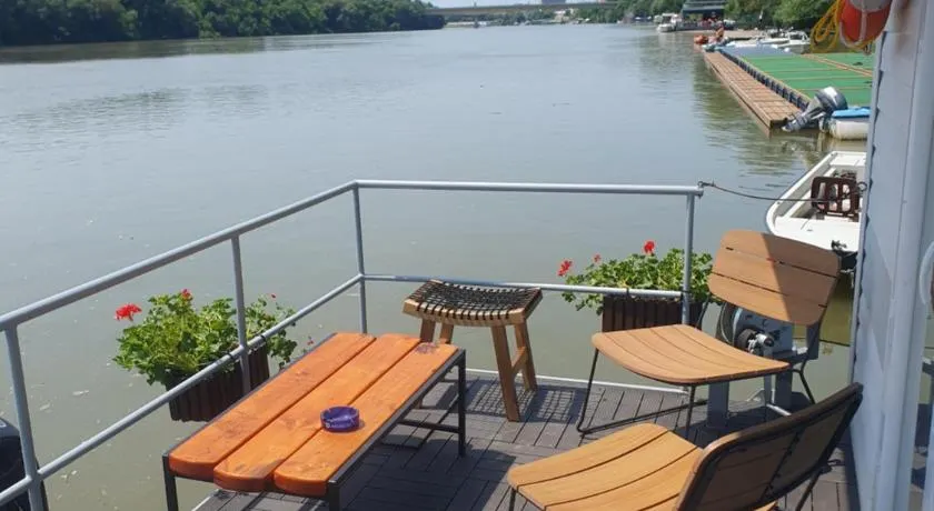 Víziház Szeged - Image 1