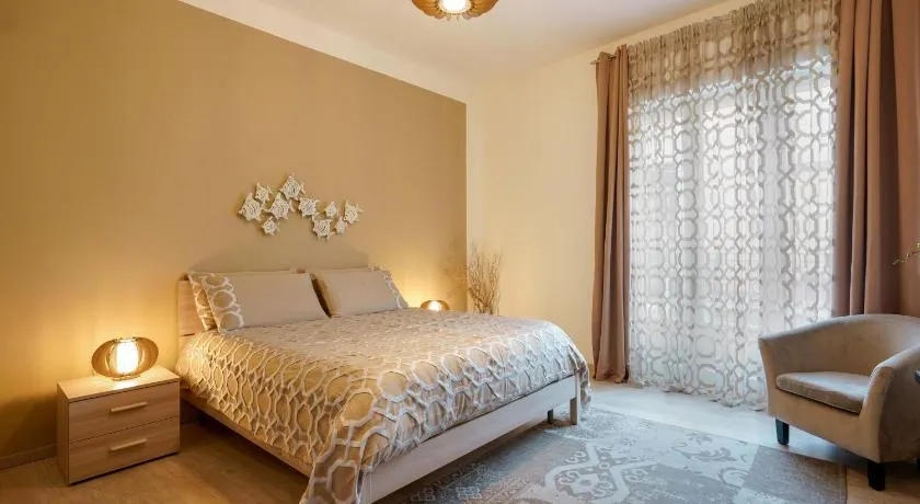 Montellino's Suite Oro - Image 1
