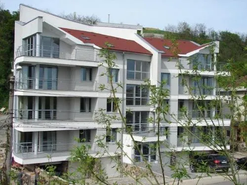 Living In Aparthotel - Image 1
