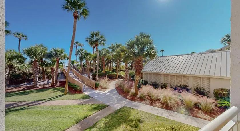 Diese Captains Walk Villa mit 2 Schlafzimmern und 2 Bädern befindet sich auf der 3. Etage in der wunderschönen Palmetto Dune - Image 1