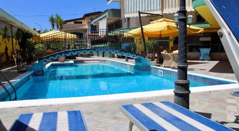 Hotel cappuccetto rosso - Image 1