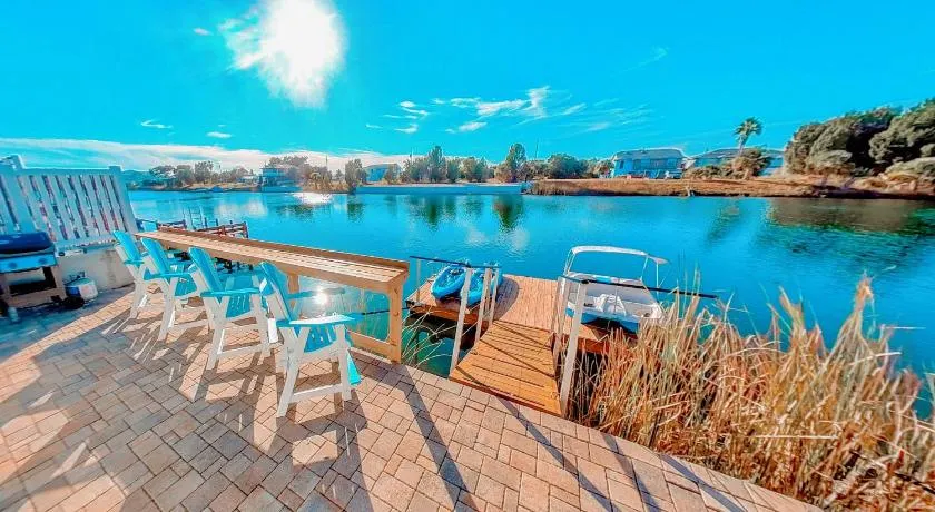 SaltwaterPool- GameRoom -Tropical Sunsets - Kayaks - Fishing - Image 1