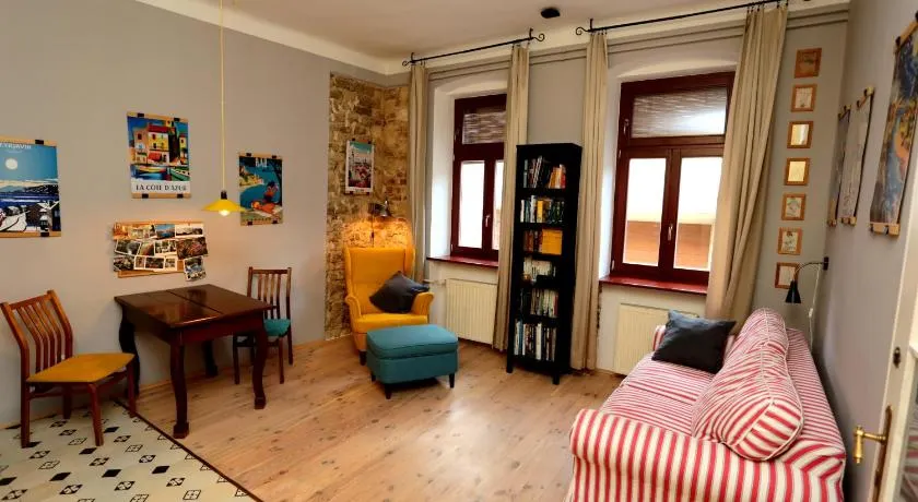 Green Tree Apartment - Image 1