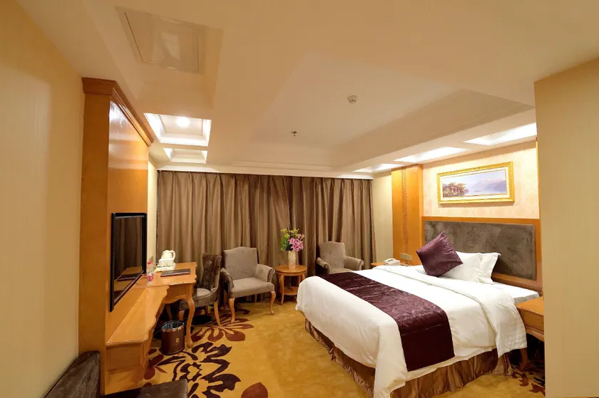 JIN LOER HOTEL - Image 1