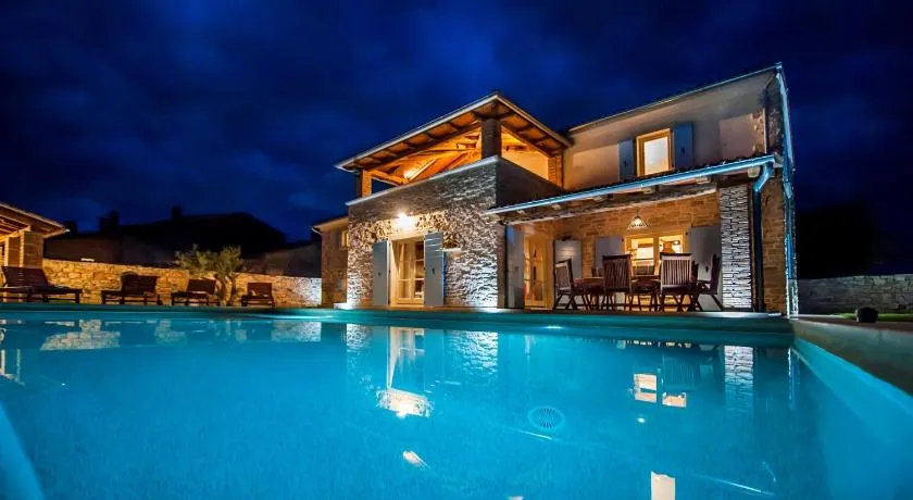 Eksklusiv Villa Tomani med privat pool - Image 1