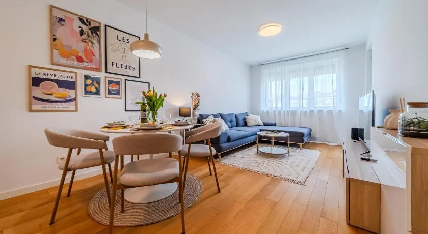 Meandar Zagreb Apt w/ Garage & Terrace - Happy Rentals - Image 1