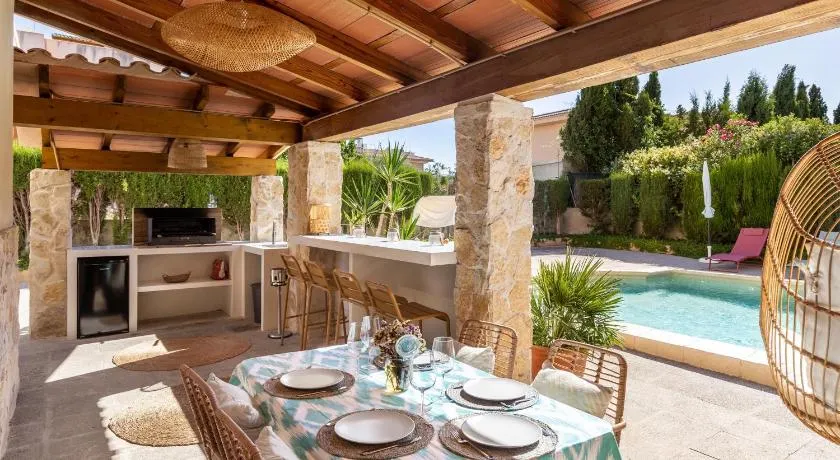 Casa vacanze 'Villa Santa Lucia' con piscina privata, terrazze e Wi-Fi - Image 1