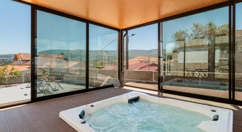 Casa de Lagarinhos PISCINA JACUZZI SPA JOGOS GYM - SERRA DA ESTRELA - SEIA - GOUVEIA - Image 1
