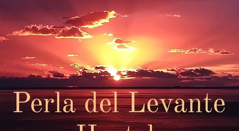Perla del Levante Hostel - Image 1
