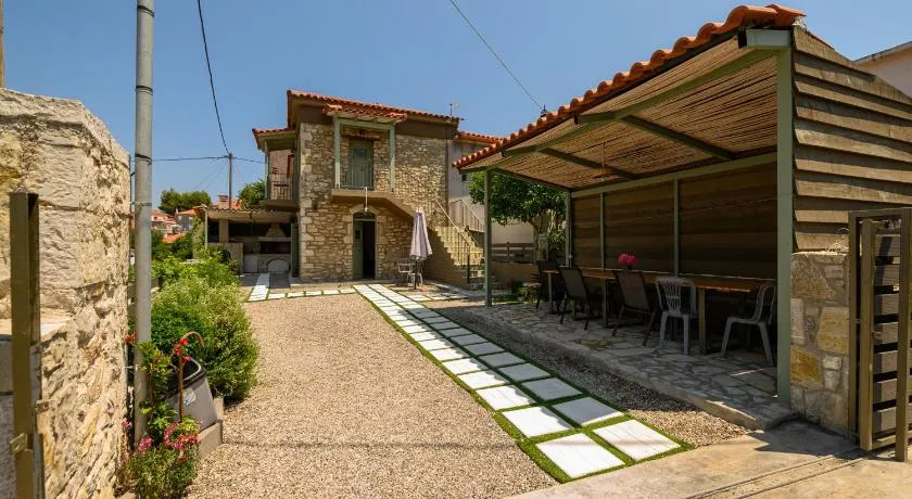 Kalochori Luxury Cottage - Image 1