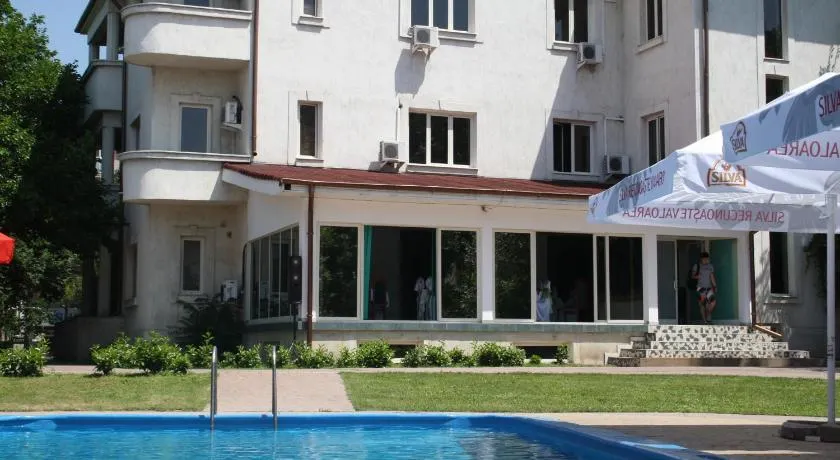 Hotel Paradis - Image 1