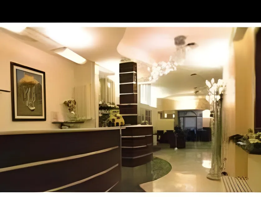 Hotel Holiday- Alla Finestrella - Image 1