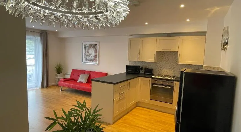Moda Wigan - Stylish 2 Bed Apartment Central Wigan - Image 1