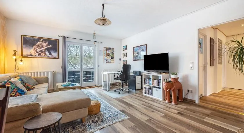 Boutique-Wohnung mit Balkon - Image 1