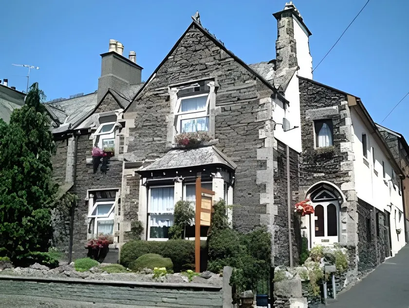 Cambridge House - Image 1
