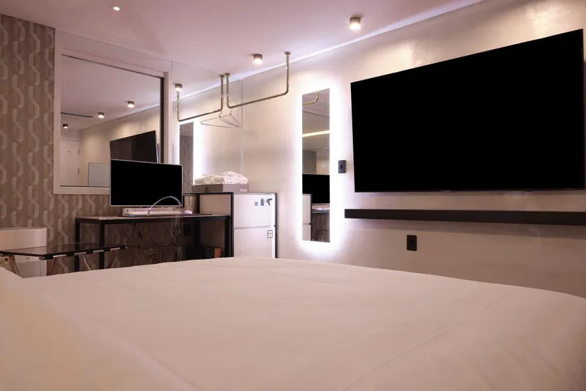 Seocho JS Hotel - Image 1