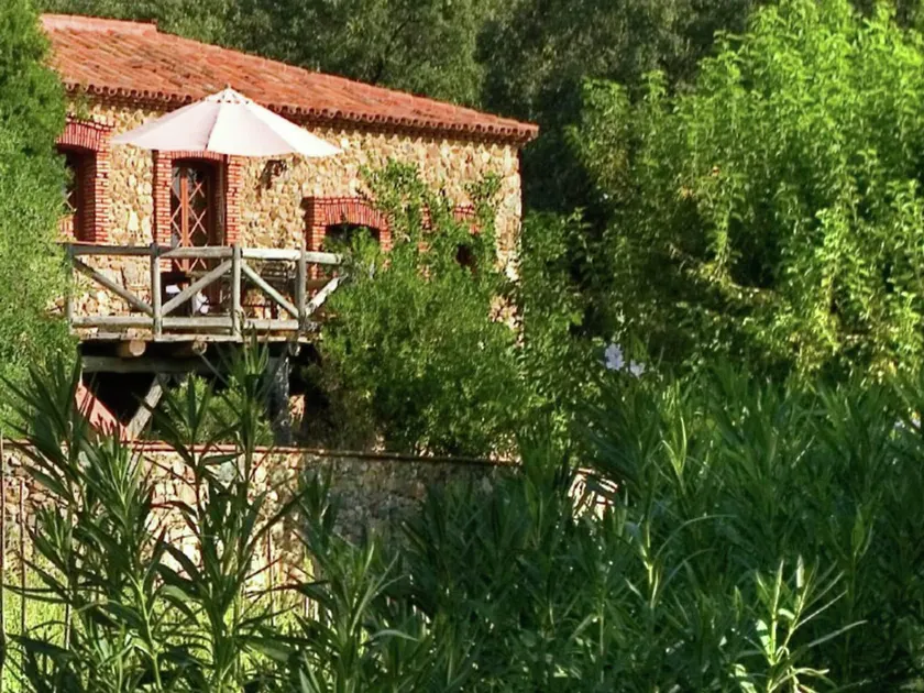 La Zoya, Tranquil Riverside Retreat - Image 1