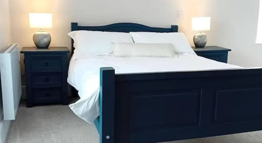 Town Centre Luxury Retreat - Image 1