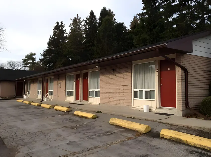 Lotus Motel - Image 1