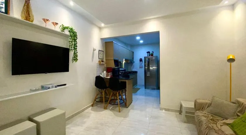 Apartamento RR Agradable y Moderno c 2 dormitorios y estacionamiento interno techado - Image 1