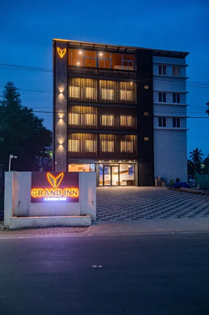 V Grand Inn - Image 1