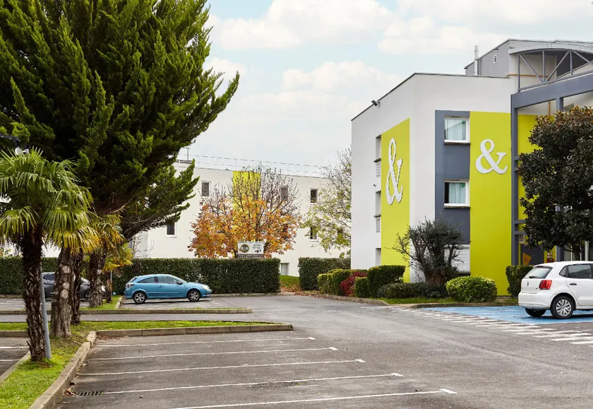 B&B HOTEL Evry Lisses 2 - 3 étoiles - Image 1