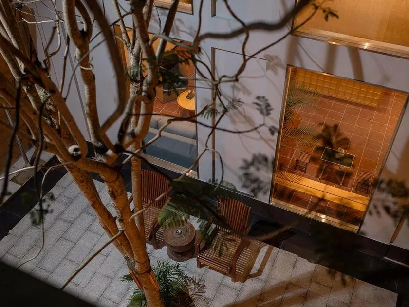 WINGHOTEL - Image 1