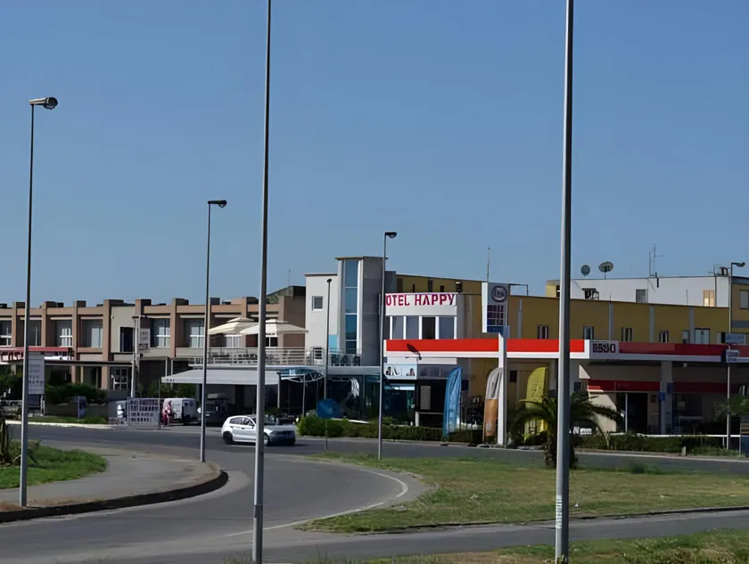 Hotel Happy - Image 1