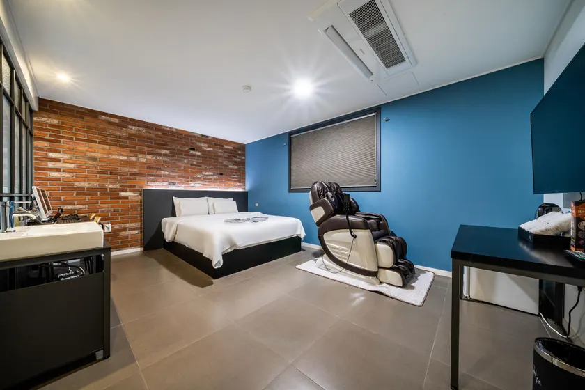 Siheung World Hotel - Image 1