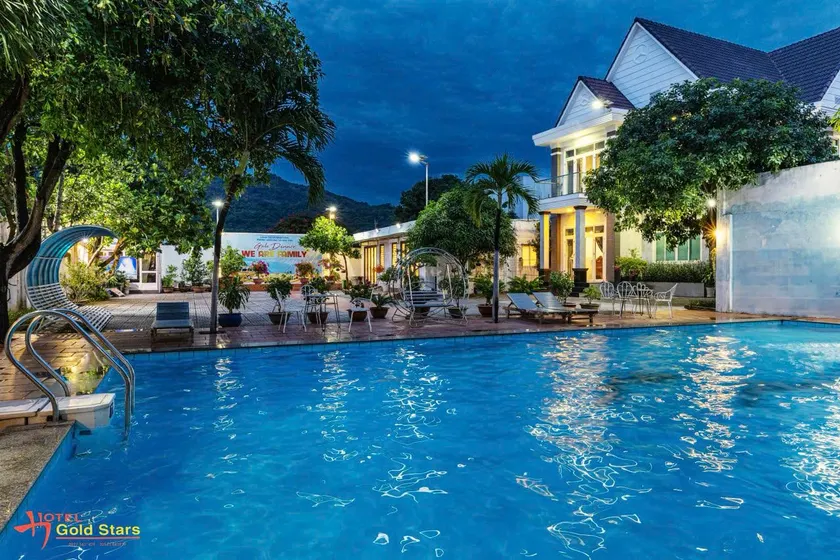 Gold Stars Hotel - Image 1