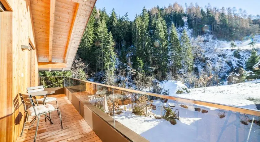Lussuoso chalet \"De Ultimis\" con grande giardino e vista sulle montagne - Image 1