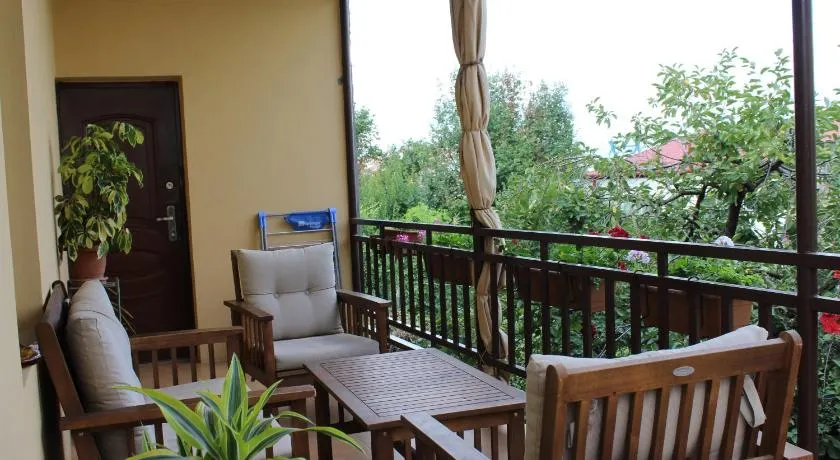 Tinikos Guest House - Image 1
