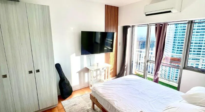 Acqua Private Residences - Iguazu Tower 36th flr Mandaluyong - Makati - Image 1