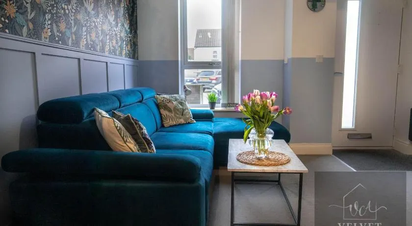 1 Bed House at Velvet Serviced Accommodation Swansea with Free Parking & WiFi - SA1 - Image 1