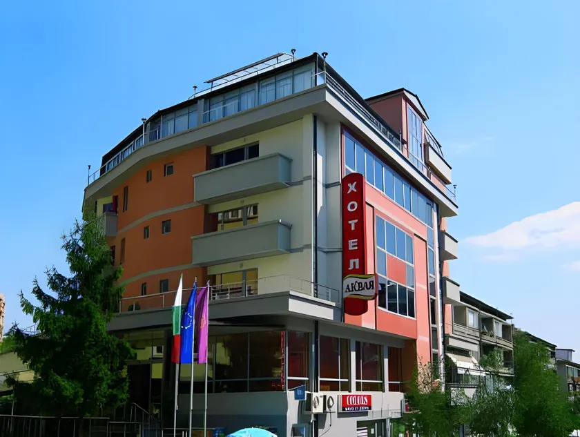 Hotel Akvaya - Image 1