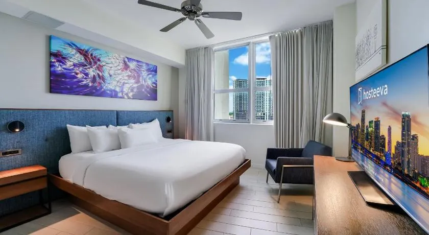 Circ Hotel - Image 1