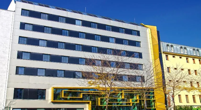 Jugendgästehaus Brigittenau &Brigittenau Youth Palace - Image 1