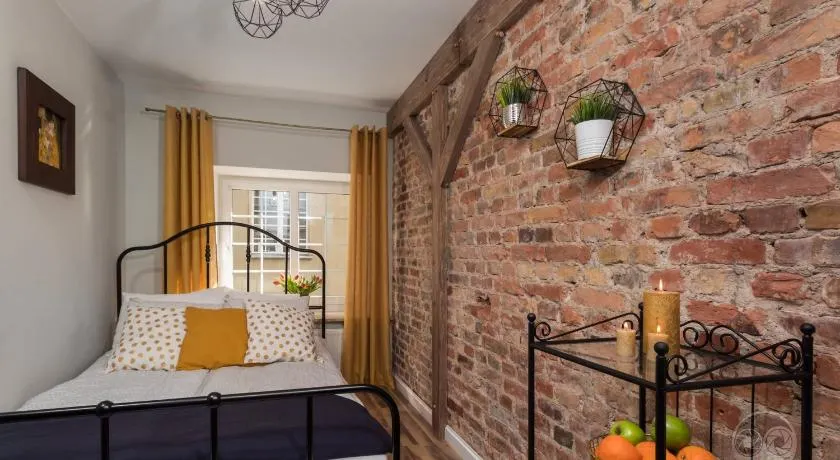 Goma Rent Długa Old Town Gdańsk - Image 1