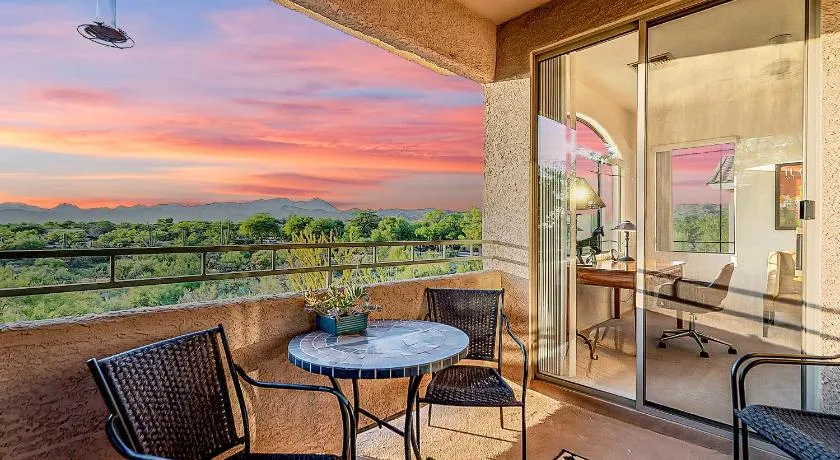 Saguaro Sunset - Luxury 3BD 2BA Home Near Tucson with Desert Views - Image 1