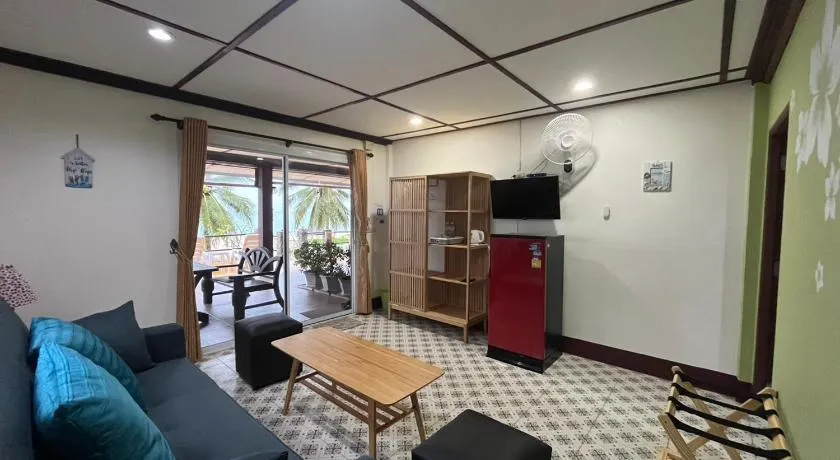 Sea Breeze House, Naiplao Beach - Image 1