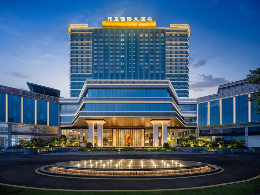 Lungchuen Hotel - Image 1